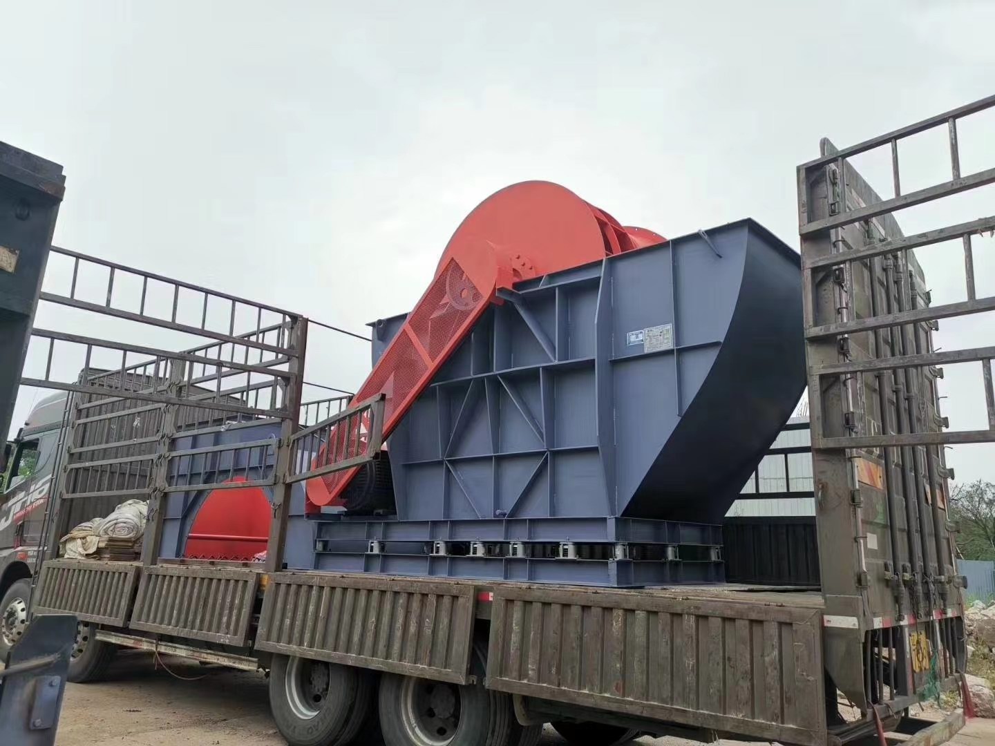 ����ĳ��I(y��)110ǧ�ߏU��̎���O�䣨�x���L�C,�h(hu��n)���L�C��